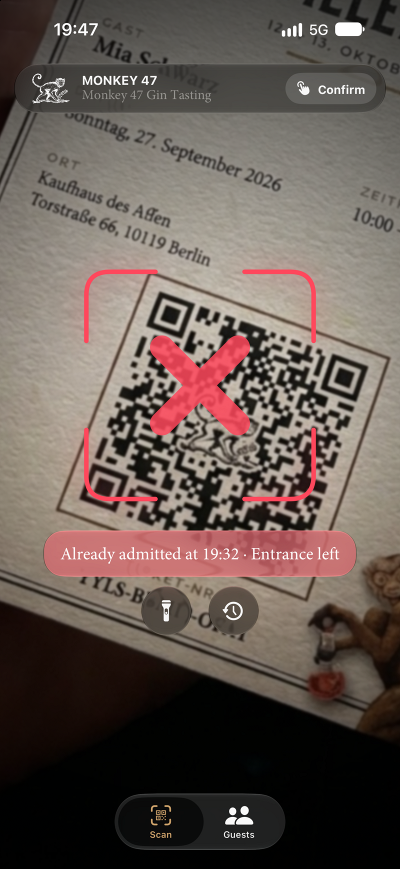 Refused scan: red cross and the notice “Already admitted at 19:32 · Entrance left”.